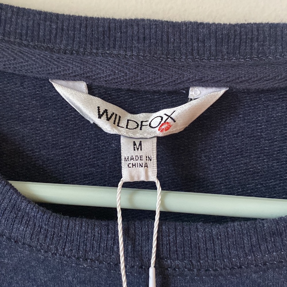 NWT WILDFOX Statement crewneck Sweatshirt size Medium. - Picture 5 of 7